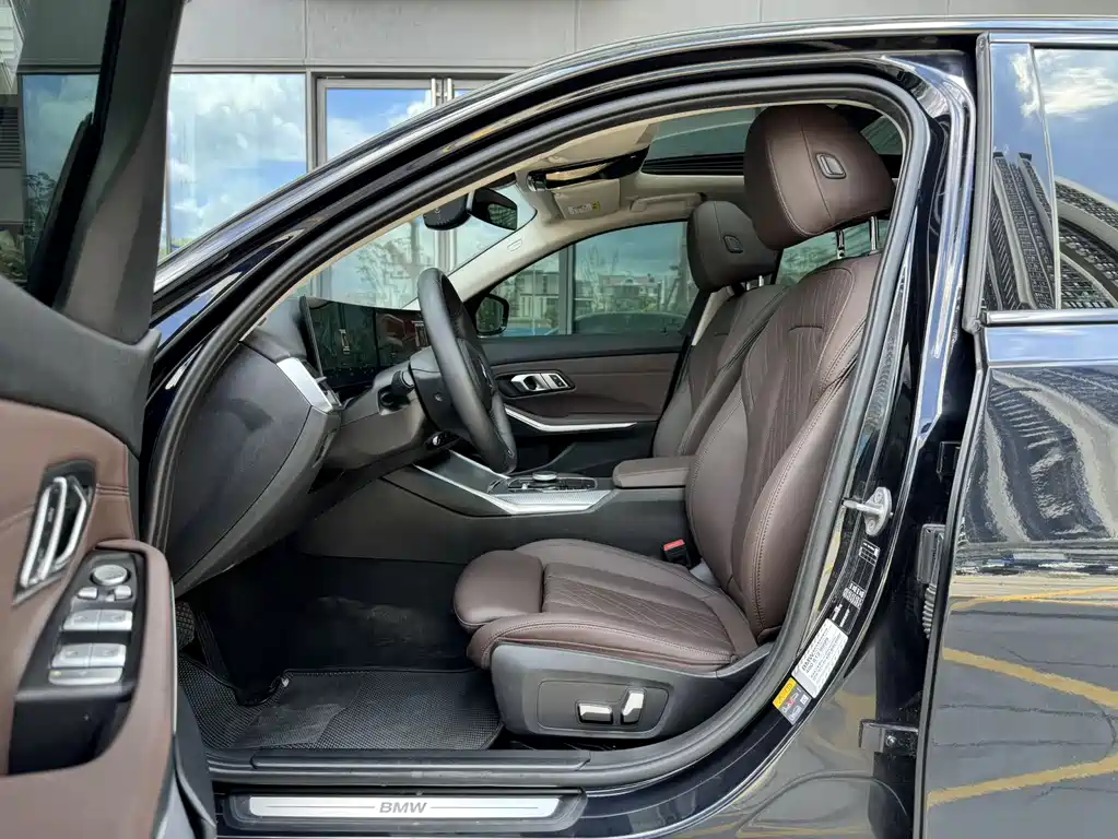 BMW i3 2023 eDrive 40 L Sport
