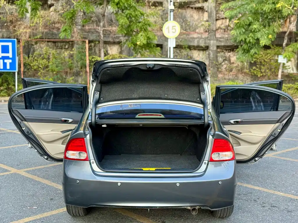 Honda Civic 2009 1.8L AT