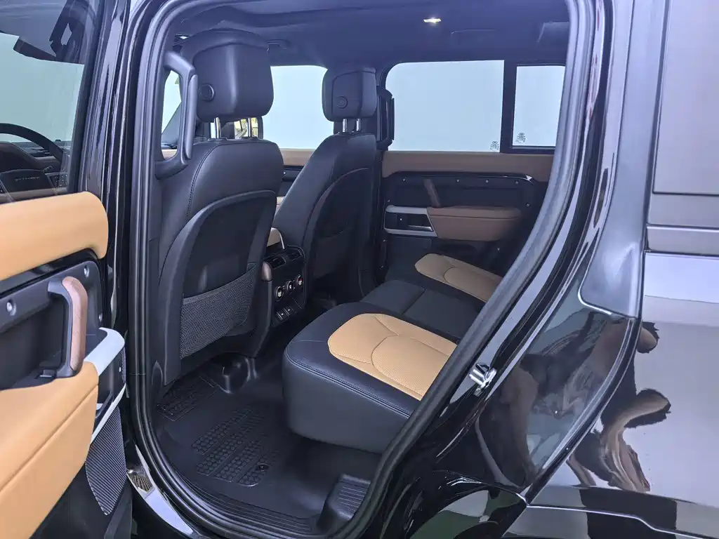 Land Rover Defender — миниатюра 9
