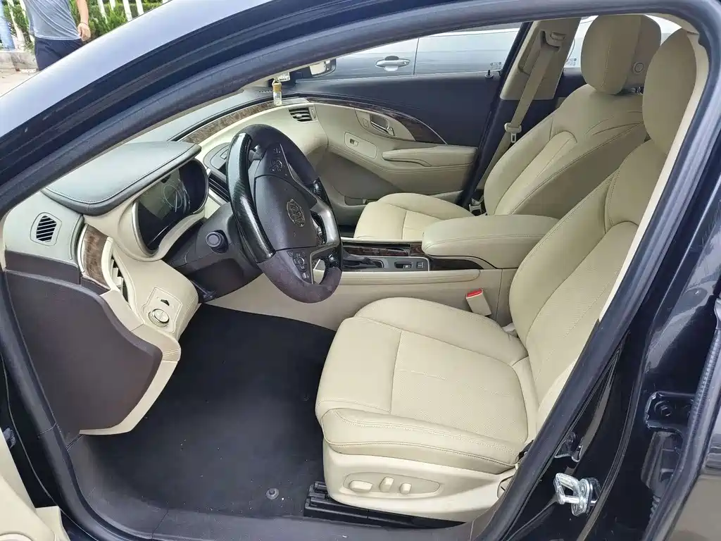 Buick LaCrosse — миниатюра 10