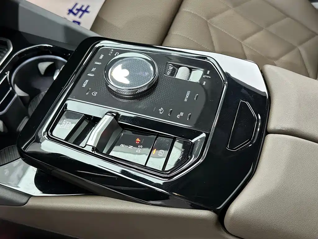 BMW 5 Series (Import) — миниатюра 13