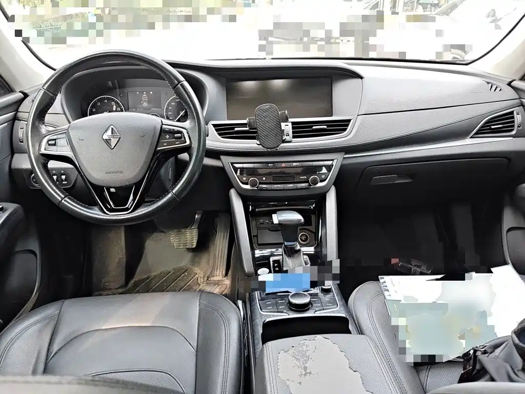 Borgward BX7 — миниатюра 10