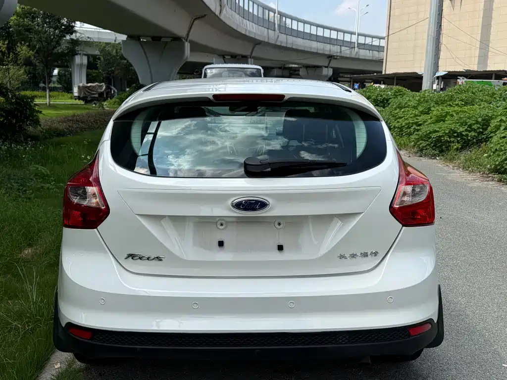 Ford Focus Hatchback 1.6L Auto Comfort Type, фото 4