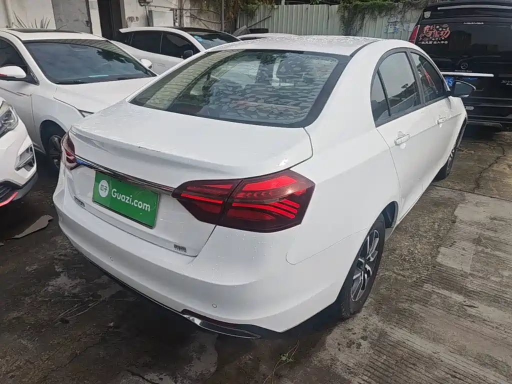 Geely Emgrand — миниатюра 7