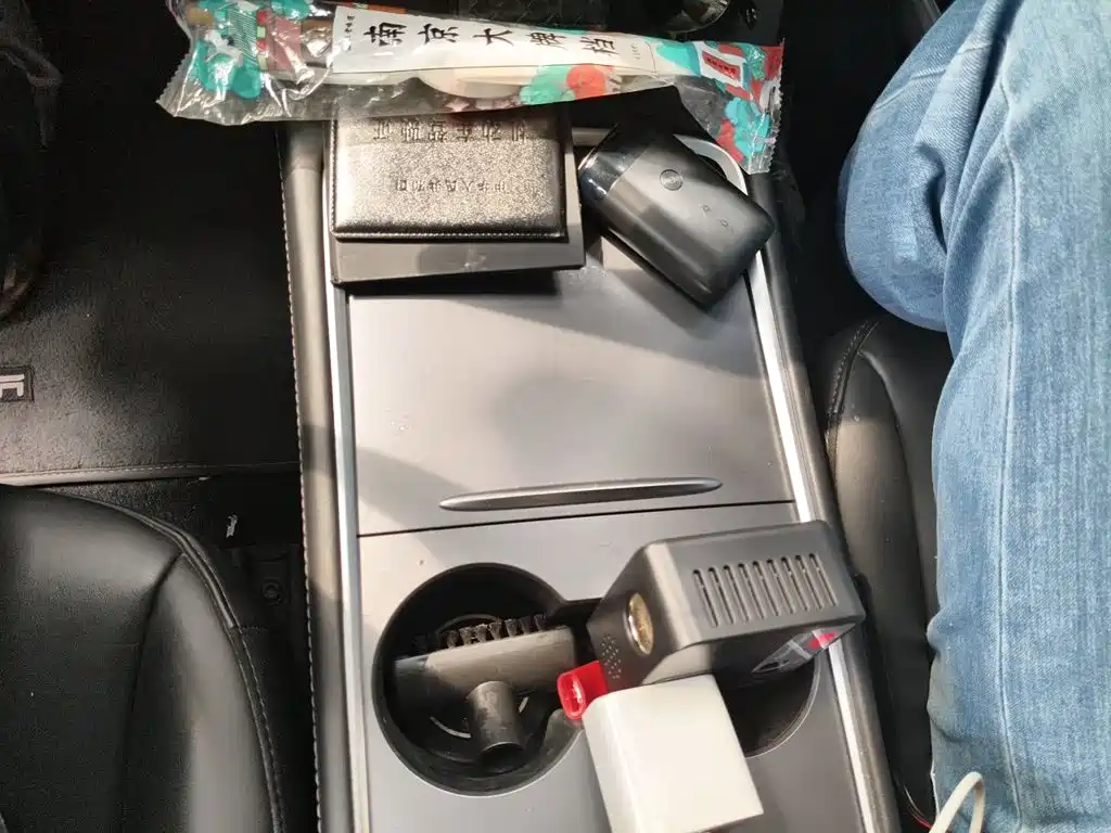 Tesla Model 3 — миниатюра 15