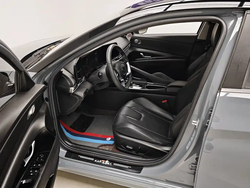 Hyundai Elantra — миниатюра 13