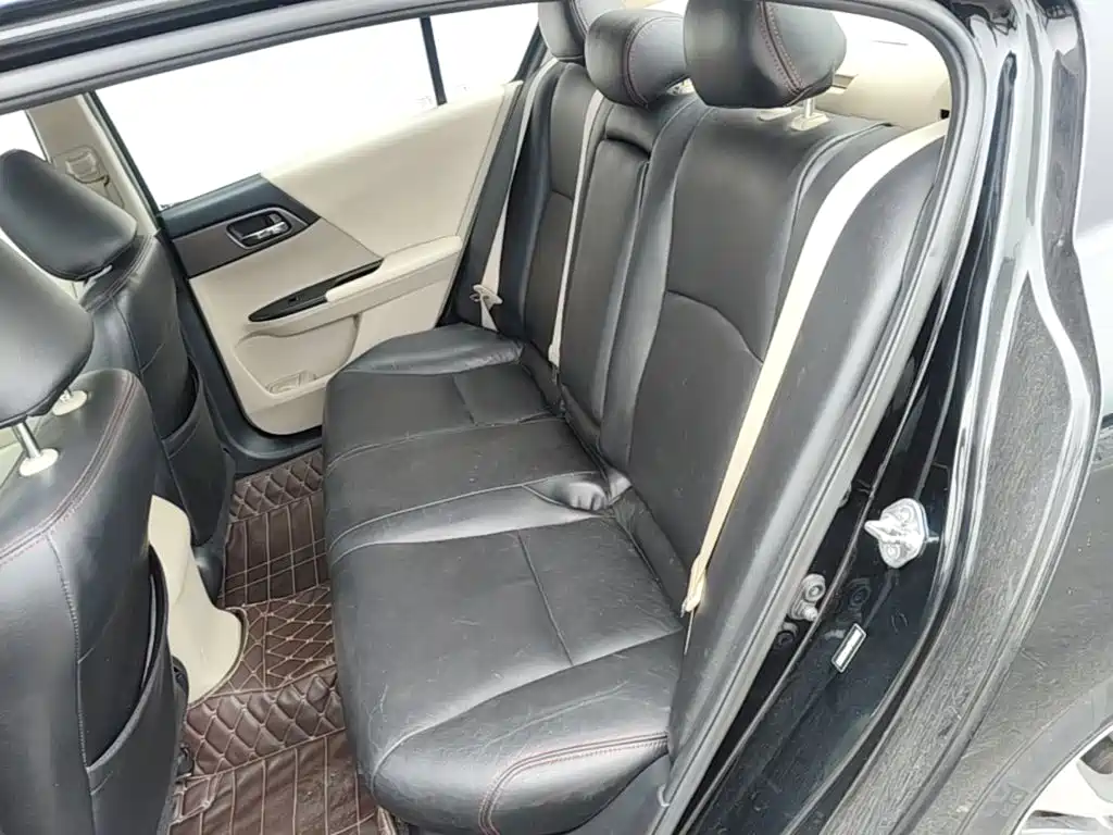 Honda Accord — миниатюра 17