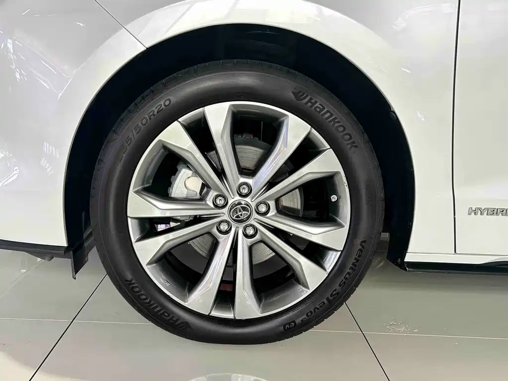 Toyota Sienna — миниатюра 5