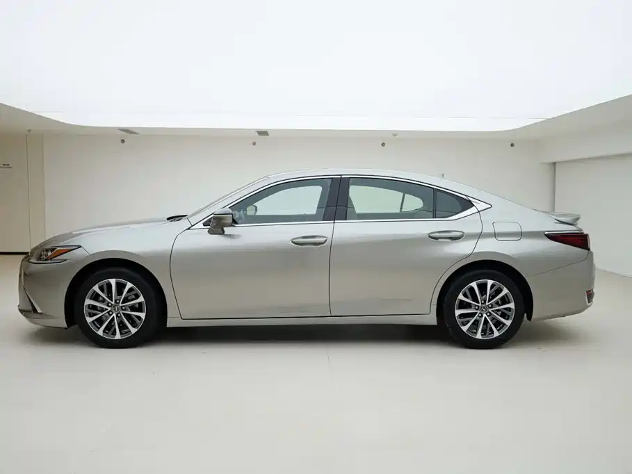 Lexus ES — миниатюра 3