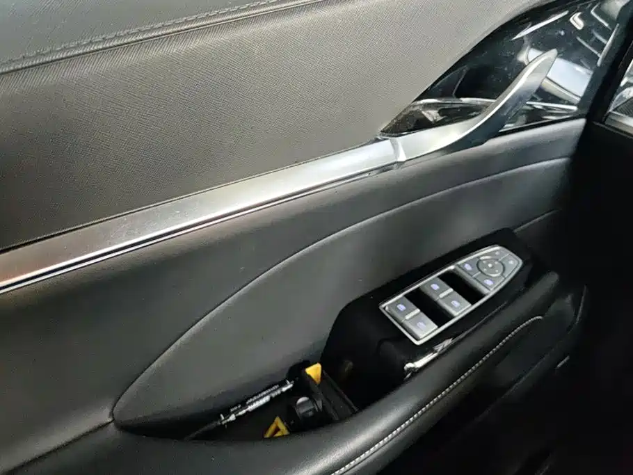 Roewe RX5 MAX — миниатюра 7
