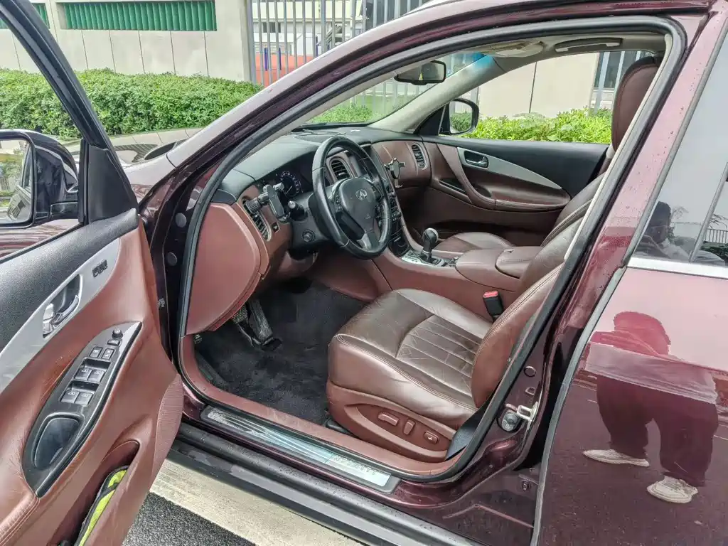 Infiniti QX50 (Import) — миниатюра 3