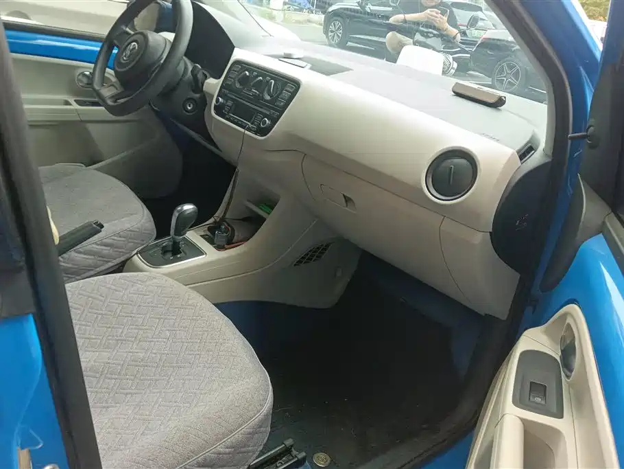 Volkswagen up! — миниатюра 8