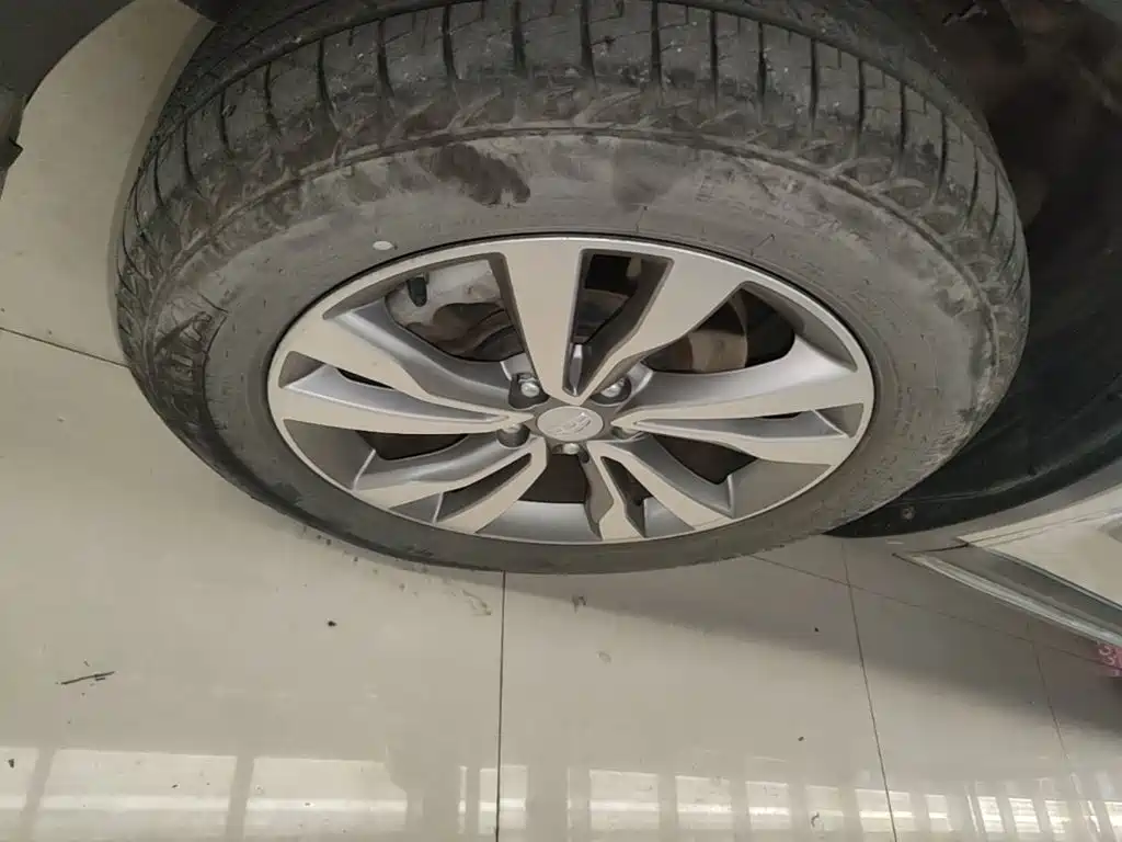 Geely Boyue — миниатюра 23