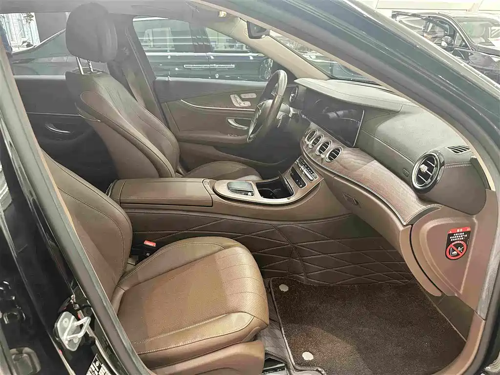 Mercedes-Benz E-Class — миниатюра 16