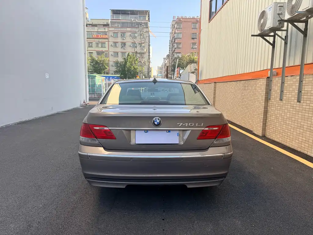 BMW 7 Series 7 2005 740Li