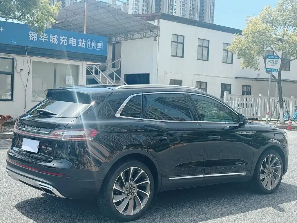 Lincoln Nautilus 2022 2.7T