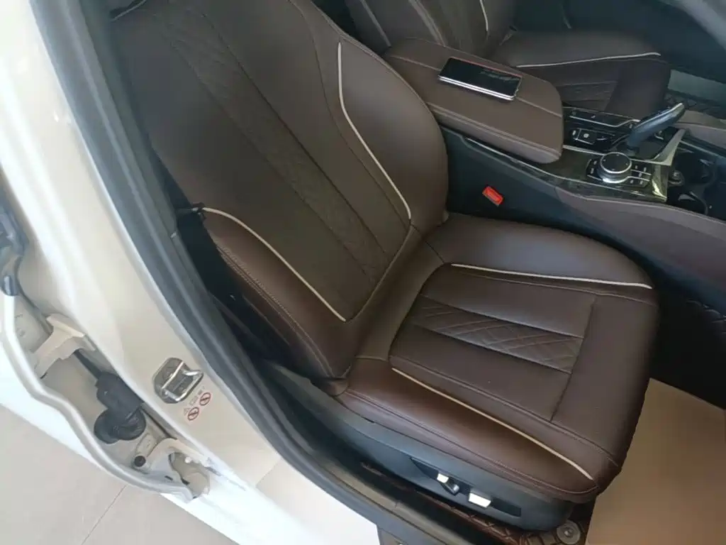 BMW 5 Series — миниатюра 25
