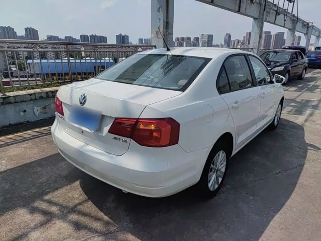 Volkswagen Jetta — миниатюра 7