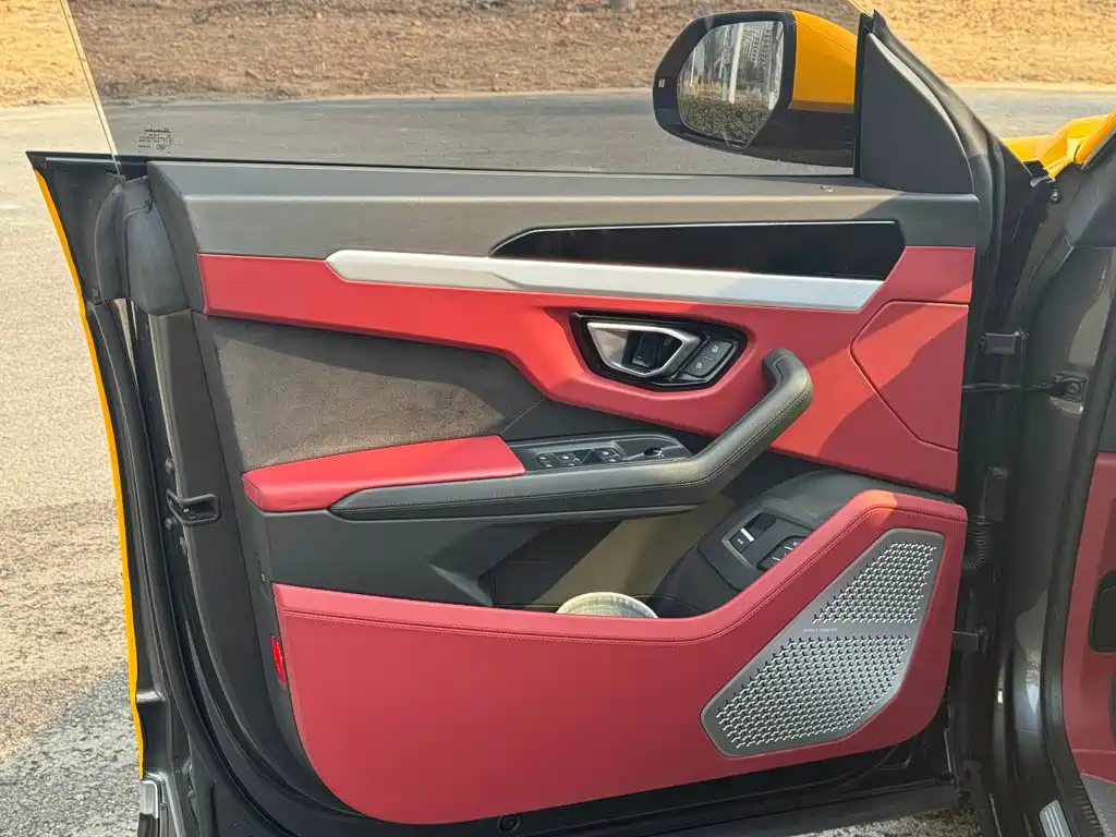 Lamborghini Urus — миниатюра 4