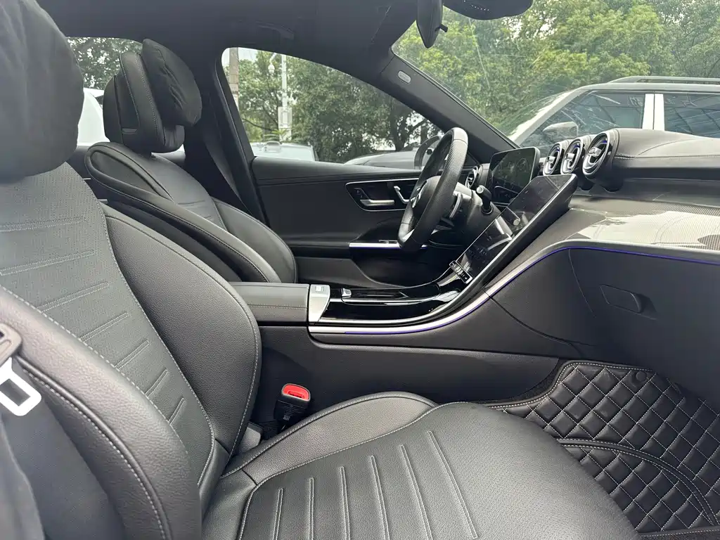 Mercedes-Benz C-Class — миниатюра 13