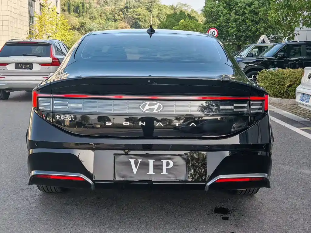 Hyundai Sonata — миниатюра 9