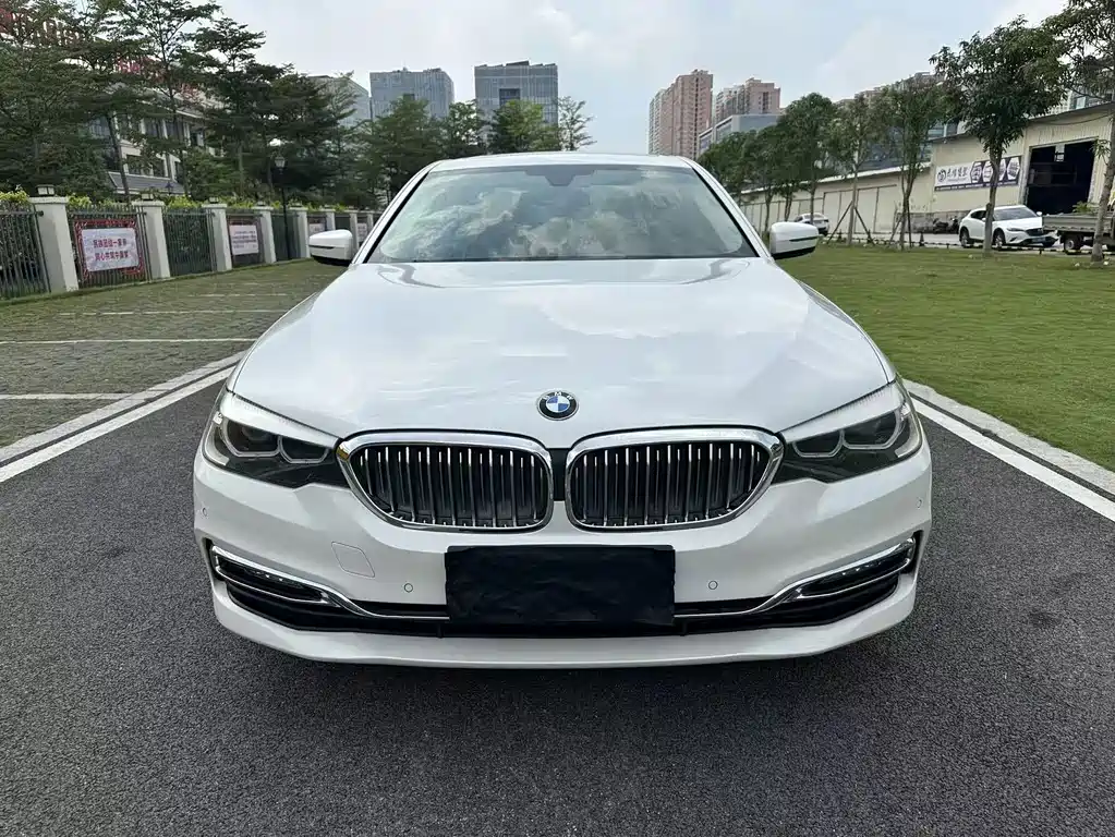 BMW 5 Series — миниатюра 2