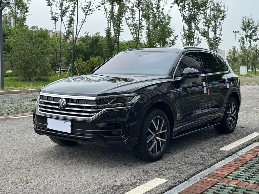 Купить Volkswagen Touareg