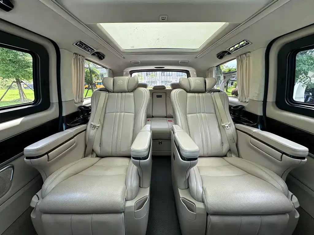 Mercedes-Benz V-Class — миниатюра 22