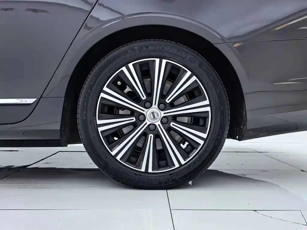 Volvo S90 — миниатюра 27