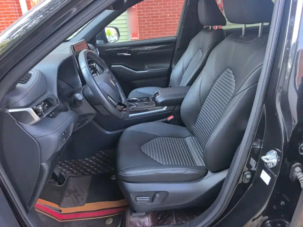 Toyota Crown Kluger — миниатюра 15