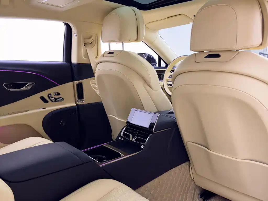 Bentley Flying Spur — миниатюра 34