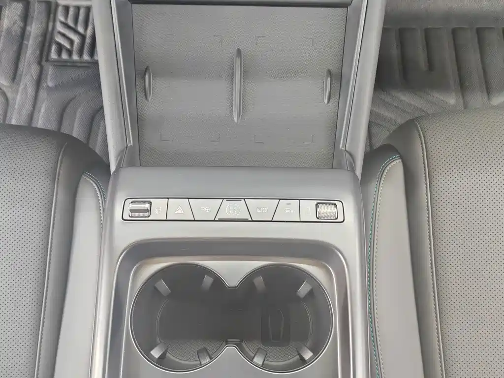 BYD Qin L — миниатюра 13