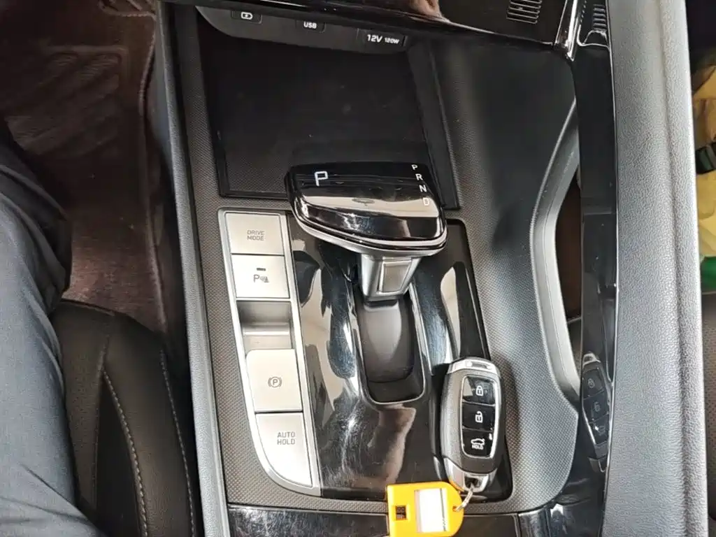 Hyundai Elantra — миниатюра 14