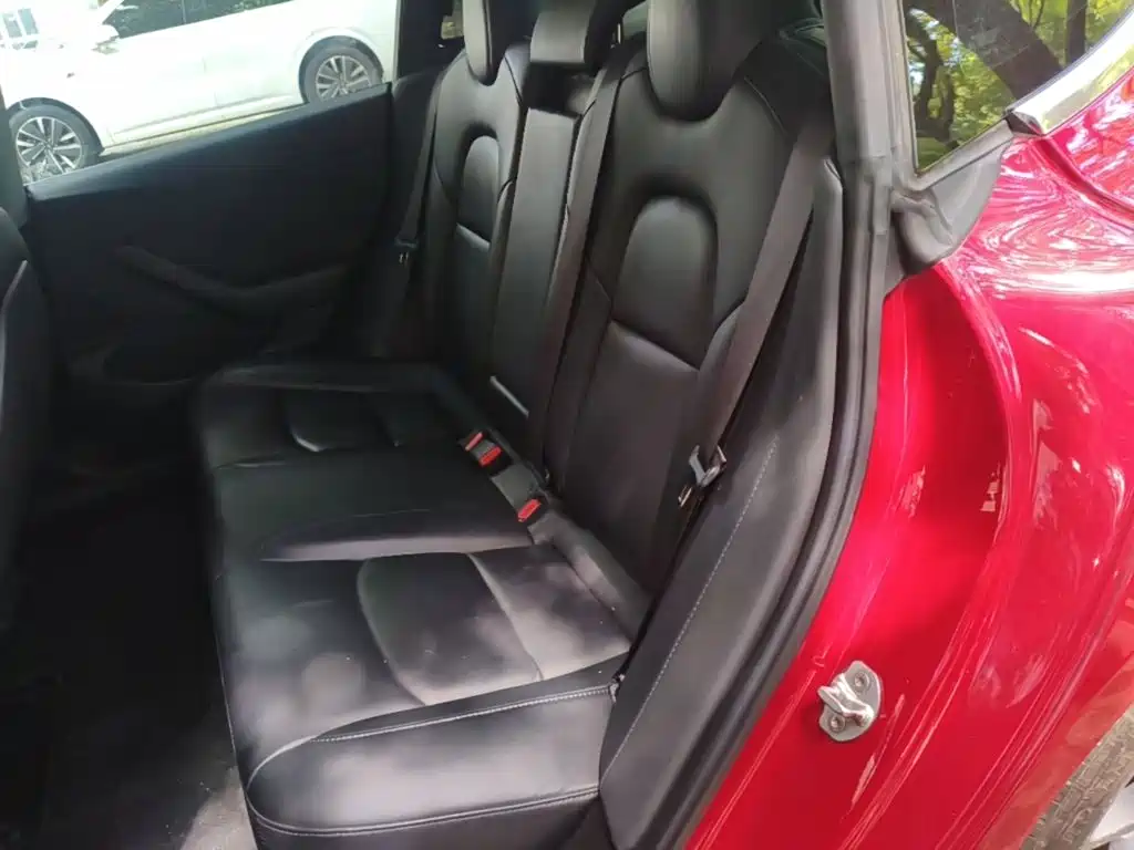 Tesla Model 3 — миниатюра 17