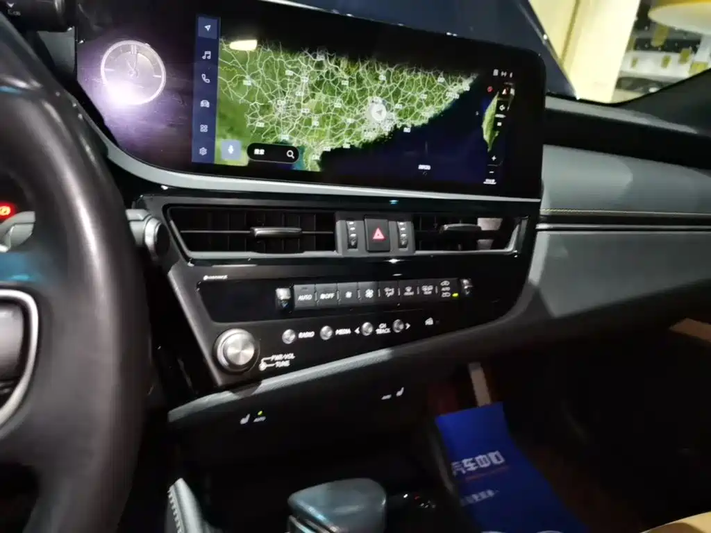 Lexus ES — миниатюра 13