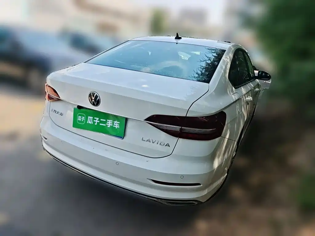 Volkswagen Lavida — миниатюра 4