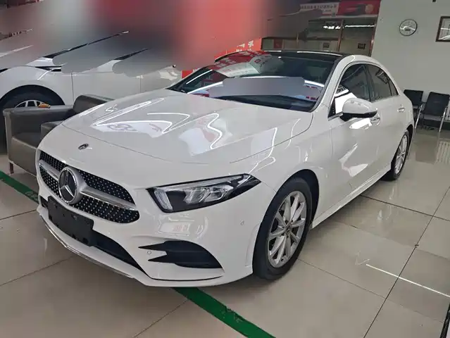 MERCEDES-BENZ  A CLASS 2021