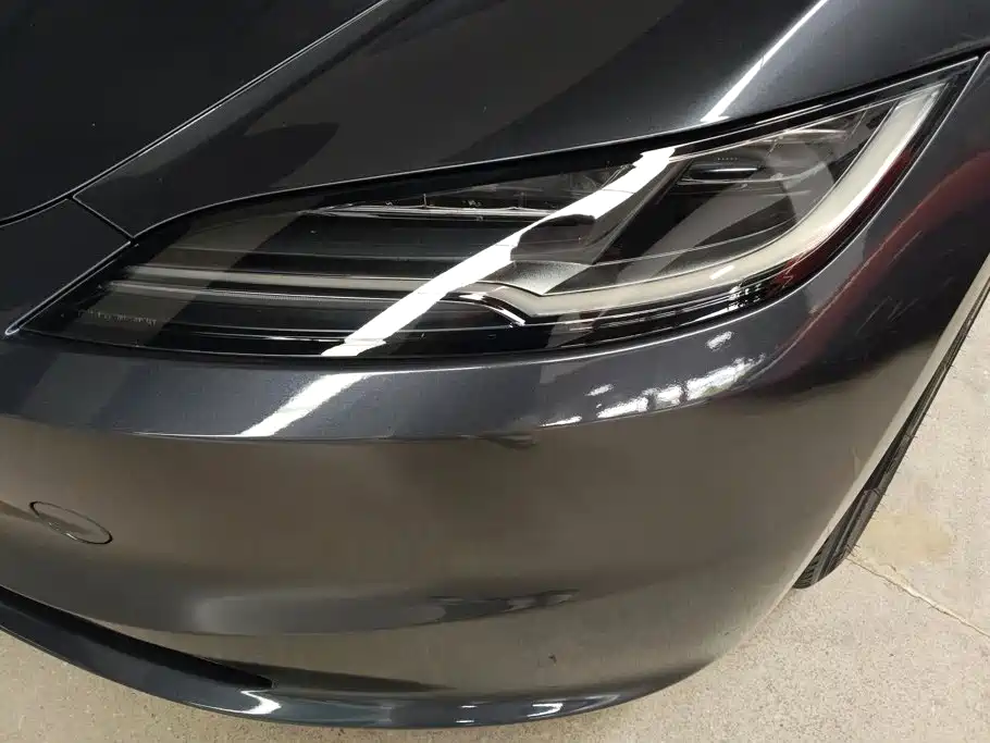Tesla Model 3 — миниатюра 5