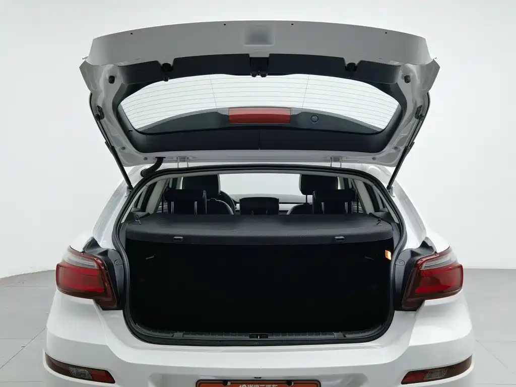 Qoros Qoros 3 — миниатюра 16