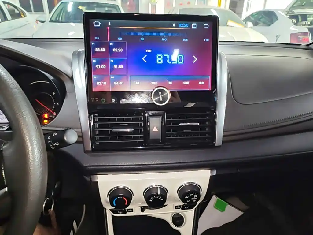 Toyota Yaris L — миниатюра 13