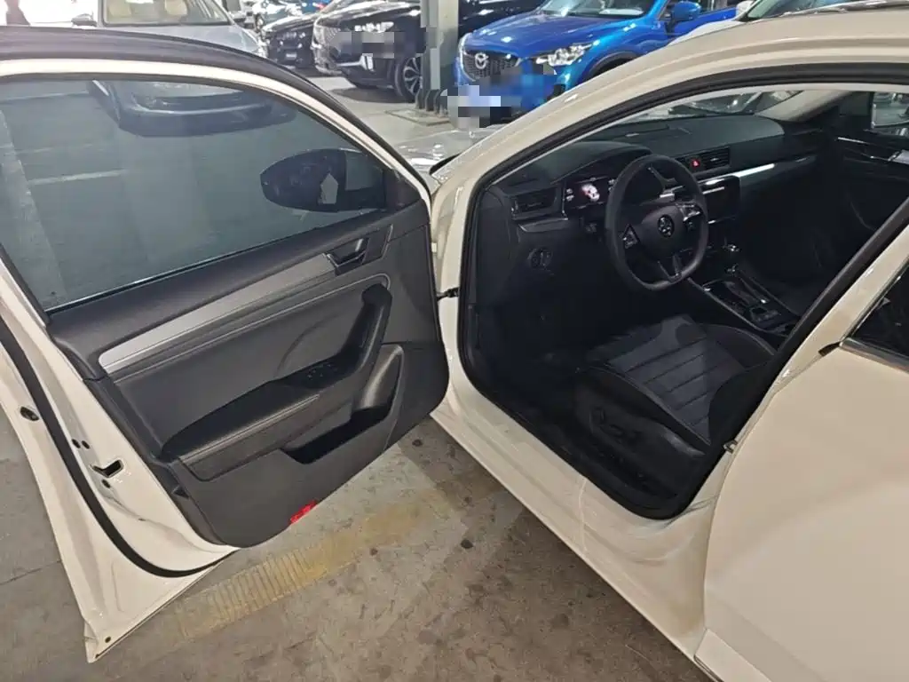 Skoda Superb — миниатюра 16
