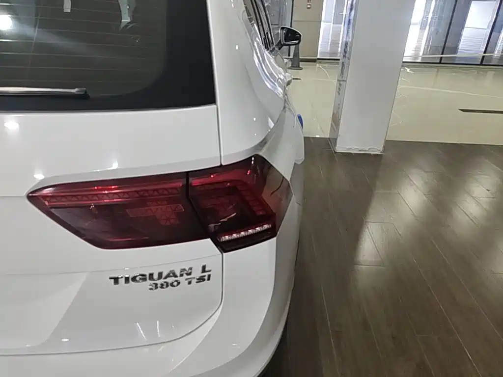 Volkswagen Tiguan L — миниатюра 8