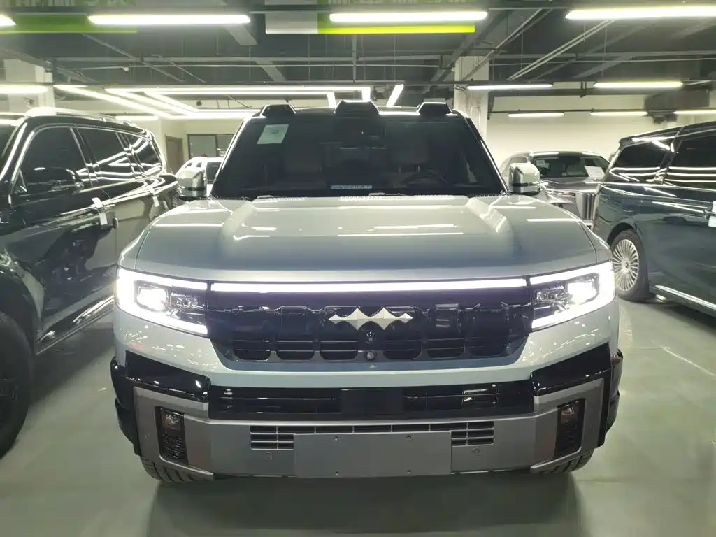 Fangchengbao Leopard 8 8 2025 Flagship 6 мест