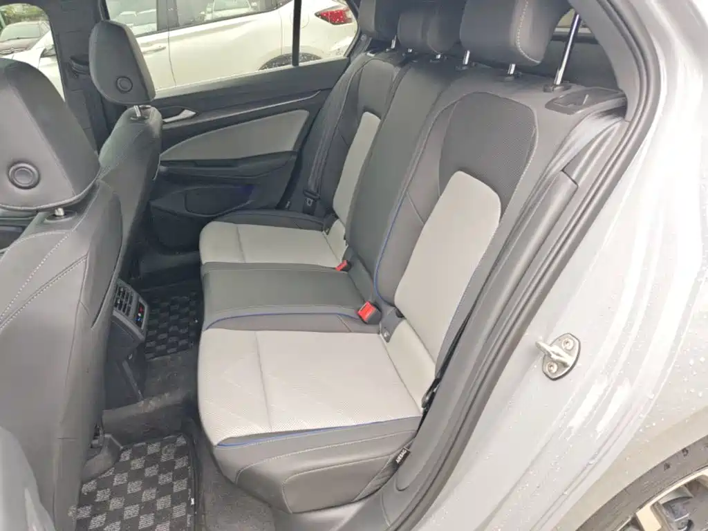 Volkswagen Golf — миниатюра 17