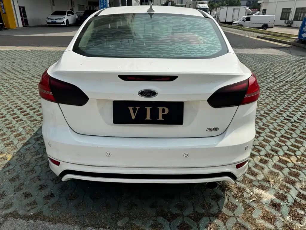 Ford Focus — миниатюра 10
