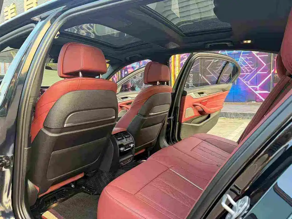 BMW 5 Series — миниатюра 5