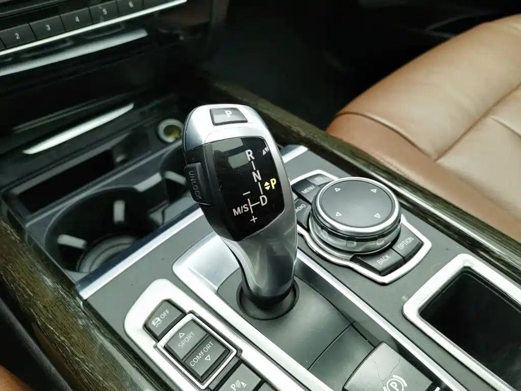 BMW X5 (Import) — миниатюра 13