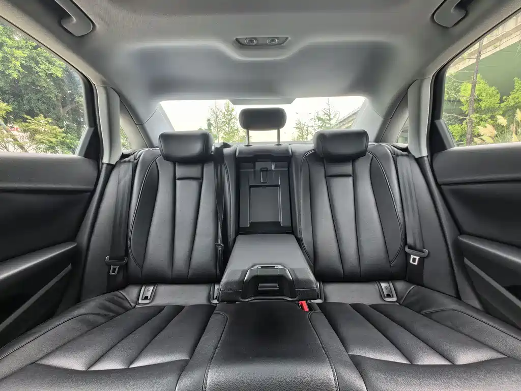 Audi A4L — миниатюра 18