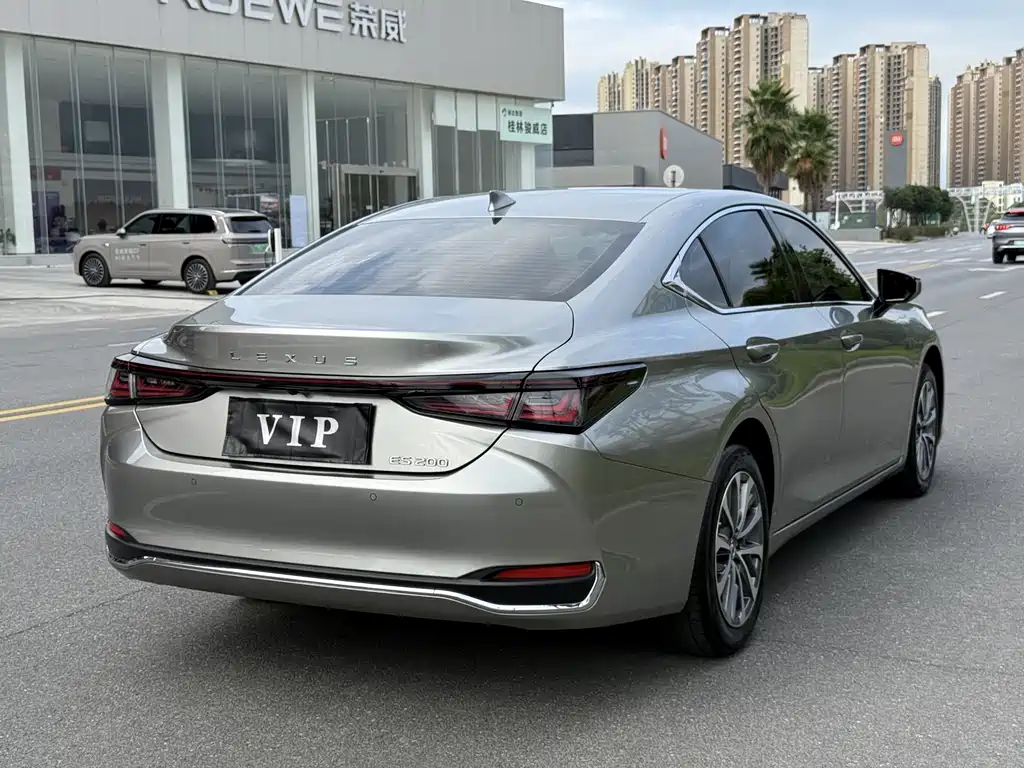 Lexus ES — миниатюра 5