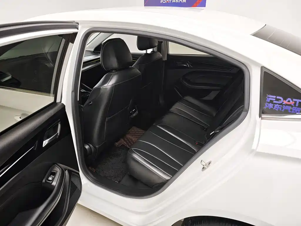 Roewe i5 — миниатюра 17